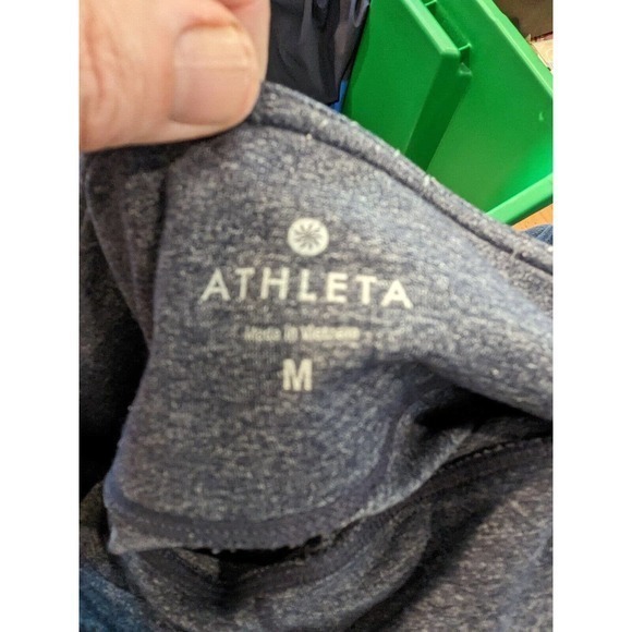 Athleta‎ Gray women size medium 32-38X32 medium weight leggings - Picture 3 of 4